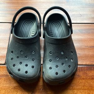 Size 10 kids crocs- black